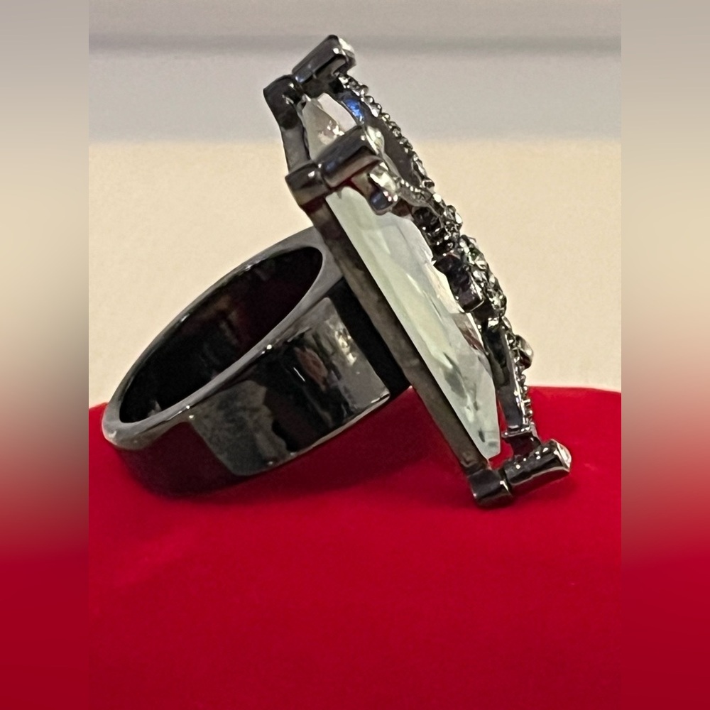 Elegant Statement Ring - image 2